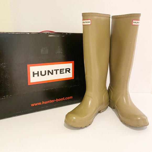 Hunter Original Tall Boots in Cafe Latte - Picture 3 of 12